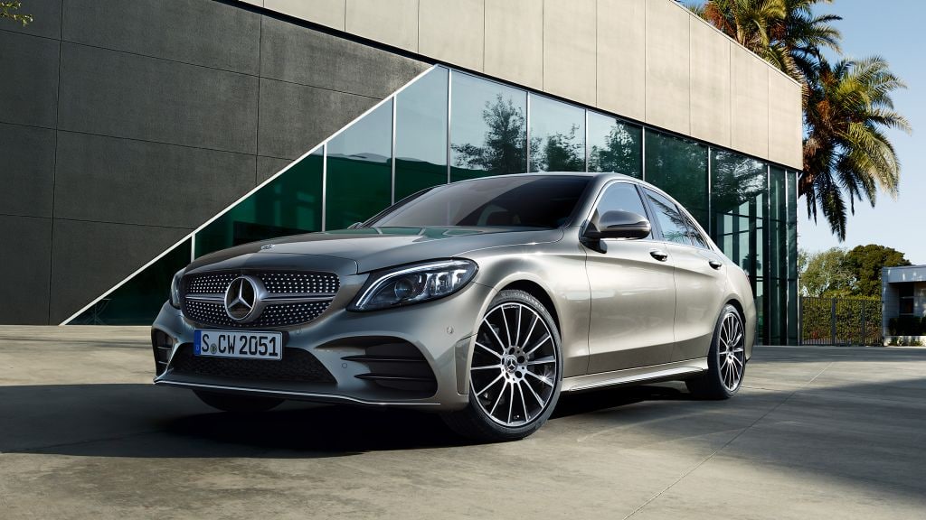 Mercedes třídy C sedan | sportovní, luxusní auta prémiové střední třídy | nová auta | skladem | objednání online
